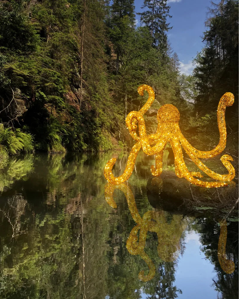 LED Octopus made of aluminum – weatherproof light sculpture